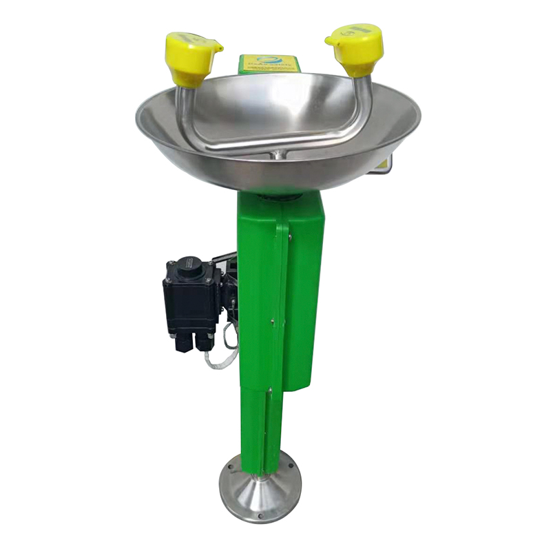 DAAO6620DF Cable Heated Freeze Protected Emergency Shower and Eye Wash Station
